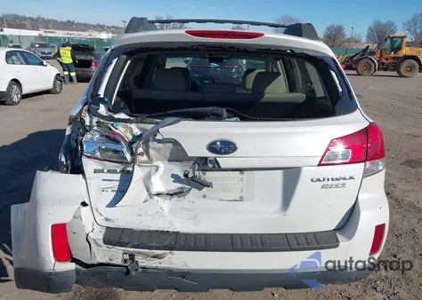 2010 Subaru Outback 2.5I Premium z USA, uszkodzony, nr VIN 4S4BRBCC9A3367202